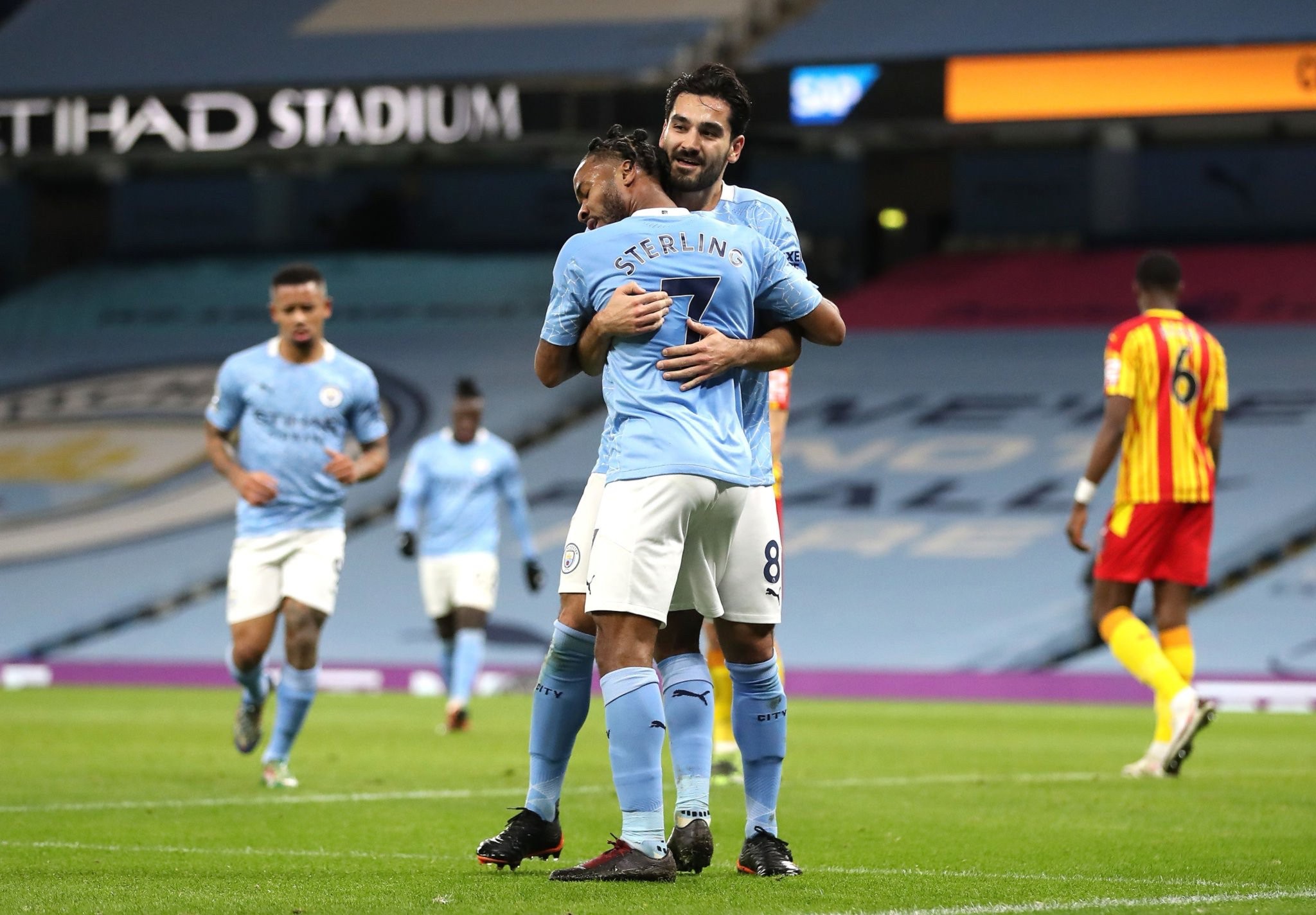 中逐渐崭露 中逐渐崭露